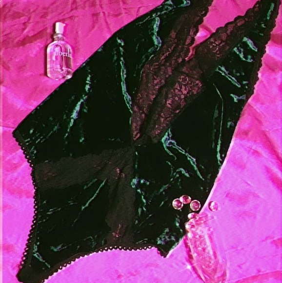Velvet Bodysuit - Picture 2 of 2